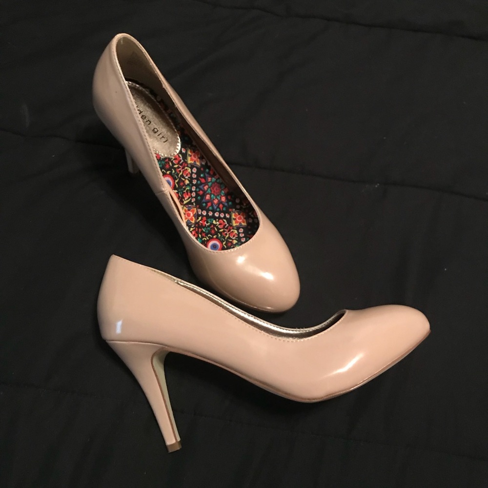 🔥‼️Madden Girl Tan Heels